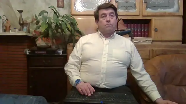 Snapshot of sympatrique chatting on 03.20.25 sympatrique online show from 03.20.25