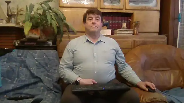 Snapshot of sympatrique chatting on 09.22.25 sympatrique online show from 09.22.25