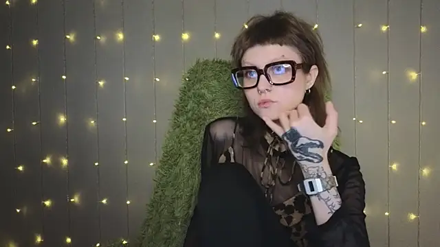 Snapshot of kortny_yo chatting on 02.14.25 kortny yo online show from 02.14.25