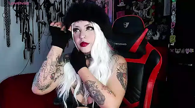 Snapshot of jannaink_ chatting on 01.11.25 jannaink  online show from 01.11.25