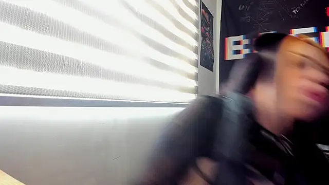 Snapshot of jannaink_ chatting on 02.21.25 jannaink  online show from 02.21.25