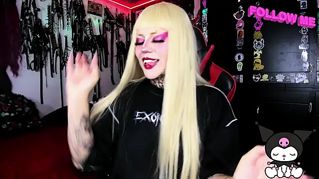 Snapshot of jannaink_ chatting on 10.10.25 jannaink  online show from 10.10.25