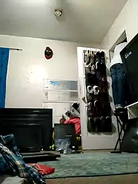 Snapshot of LongDickZee562 chatting on 12.06.24 LongDickZee562 online show from 12.06.24