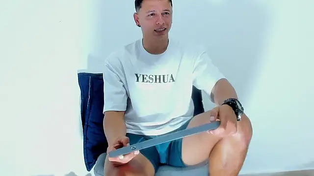 Snapshot of MITCHELL_BURNS chatting on 12.26.24 MITCHELL BURNS online show from 12.26.24