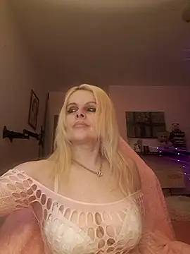 Snapshot of Angeldevilus chatting on 09.18.25 Angeldevilus online show from 09.18.25