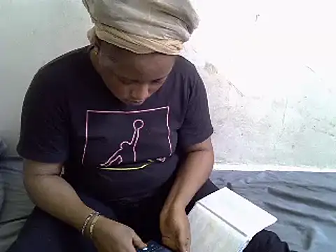 Snapshot of Crystal__Gee chatting on 01.30.25 Crystal  Gee online show from 01.30.25