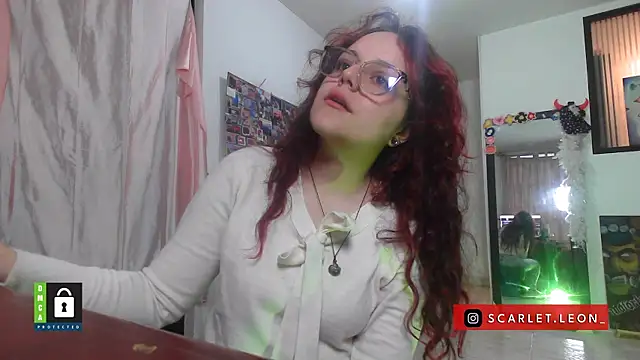 Scarletleon77 online show from 10.13.25