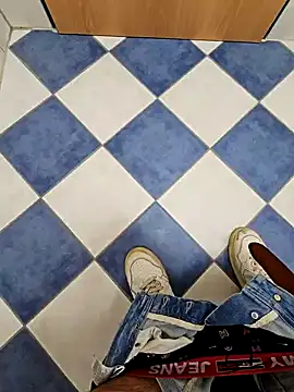 Snapshot of thesmiledoc chatting on 12.14.24 thesmiledoc online show from 12.14.24