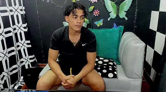 Snapshot of Brunocuttie94 chatting on 01.29.25 Brunocuttie94 online show from 01.29.25