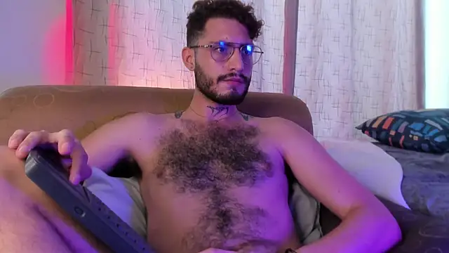 Snapshot of axel_giracr chatting on 01.27.25 axel giracr online show from 01.27.25