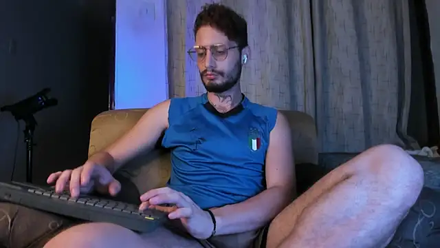 Snapshot of axel_giracr chatting on 02.11.25 axel giracr online show from 02.11.25