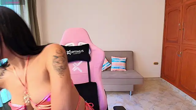 Snapshot of lili_jade222 chatting on 10.17.25 lili jade222 online show from 10.17.25