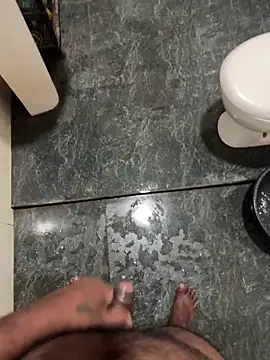 Snapshot of amil93sl chatting on 10.13.25 amil93sl online show from 10.13.25