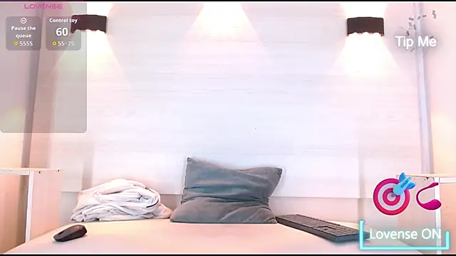 Snapshot of jeic_18 chatting on 09.25.25 jeic 18 online show from 09.25.25