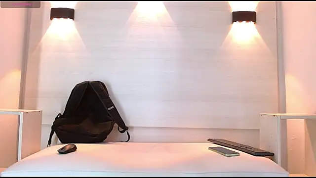 Snapshot of jeic_18 chatting on 10.08.25 jeic 18 online show from 10.08.25