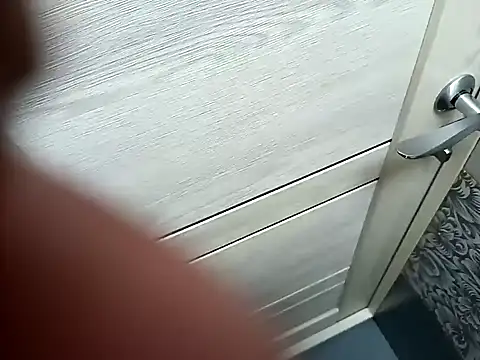 Snapshot of zsd_off chatting on 12.18.24 zsd off online show from 12.18.24