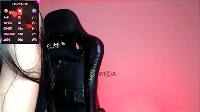 Snapshot of lilylouisee chatting on 02.18.25 lilylouisee online show from 02.18.25