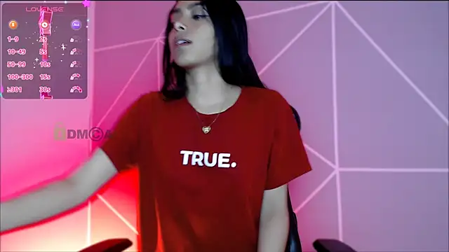 Snapshot of lilylouisee chatting on 09.17.25 lilylouisee online show from 09.17.25