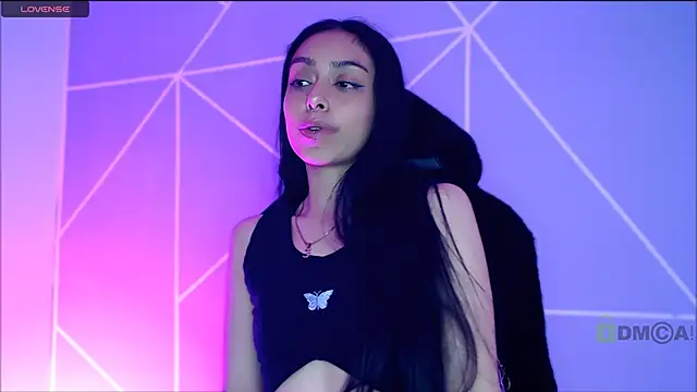 Snapshot of lilylouisee chatting on 10.10.25 lilylouisee online show from 10.10.25