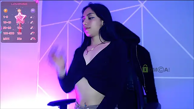 Snapshot of lilylouisee chatting on 10.12.25 lilylouisee online show from 10.12.25