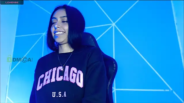 Snapshot of lilylouisee chatting on 10.16.25 lilylouisee online show from 10.16.25