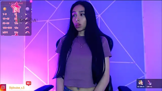 Snapshot of lilylouisee chatting on 11.06.25 lilylouisee online show from 11.06.25