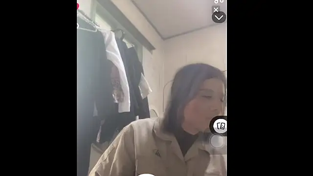 Snapshot of Beijing2000 chatting on 12.04.24 Beijing2000 online show from 12.04.24