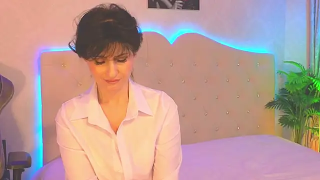 Snapshot of flor_vic chatting on 02.06.25 flor vic online show from 02.06.25