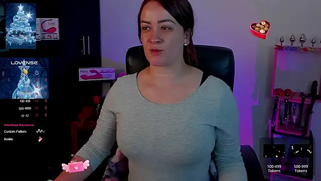 Snapshot of sara_goodgirl13 chatting on 12.10.24 sara goodgirl13 online show from 12.10.24