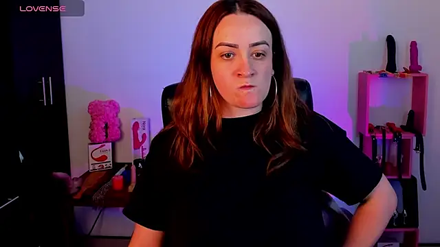 Snapshot of sara_goodgirl13 chatting on 02.15.25 sara goodgirl13 online show from 02.15.25