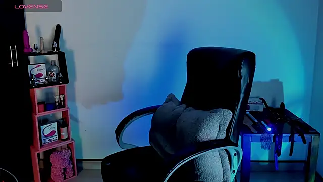 Snapshot of sara_goodgirl13 chatting on 09.10.25 sara goodgirl13 online show from 09.10.25