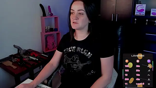 Snapshot of sara_goodgirl13 chatting on 10.18.25 sara goodgirl13 online show from 10.18.25