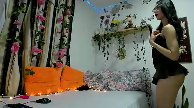 Snapshot of anasttacia_210 chatting on 12.20.24 anasttacia 210 online show from 12.20.24