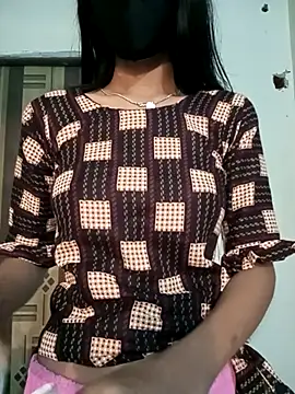 Snapshot of Raya-Moni chatting on 11.14.25 Raya-Moni online show from 11.14.25