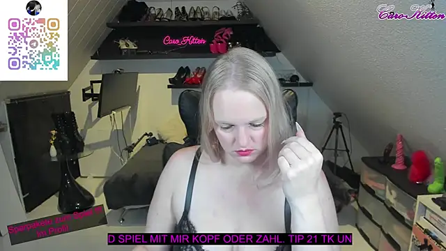 Snapshot of caro_kitten chatting on 10.25.25 caro kitten online show from 10.25.25