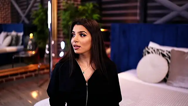 Snapshot of NicoleCellini chatting on 02.27.25 NicoleCellini online show from 02.27.25