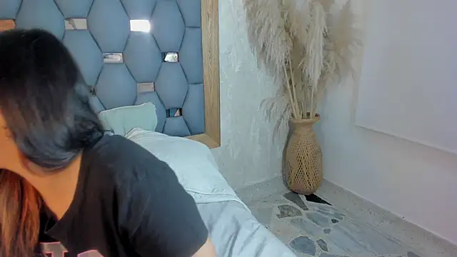 Snapshot of yayi_derek chatting on 10.11.25 yayi derek online show from 10.11.25