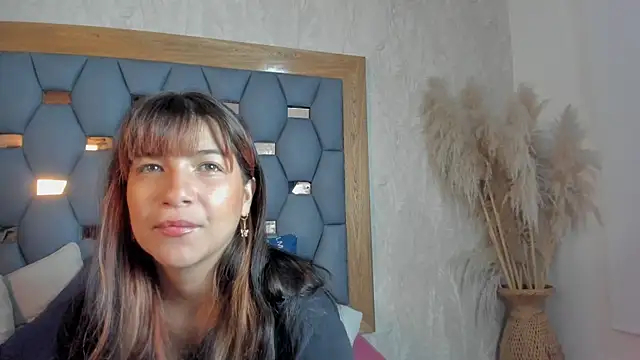Snapshot of yayi_derek chatting on 10.14.25 yayi derek online show from 10.14.25