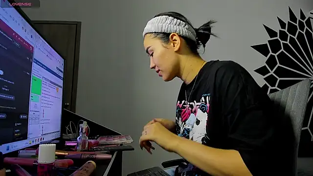 Snapshot of Rubi_Sky chatting on 03.08.25 Rubi Sky online show from 03.08.25