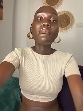 Snapshot of Foxxxyfemale chatting on 10.06.25 Foxxxyfemale online show from 10.06.25