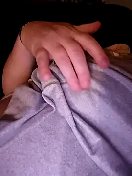 Snapshot of poussychats chatting on 03.08.25 poussychats online show from 03.08.25