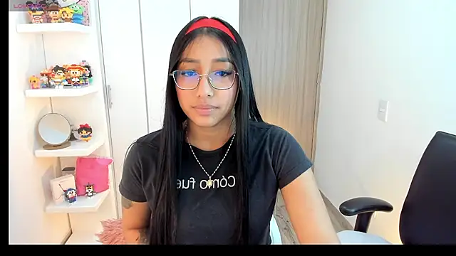 Snapshot of isa_bellaa0 chatting on 10.15.25 isa bellaa0 online show from 10.15.25