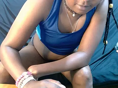 Snapshot of Cute_tamara chatting on 10.15.25 Cute tamara online show from 10.15.25