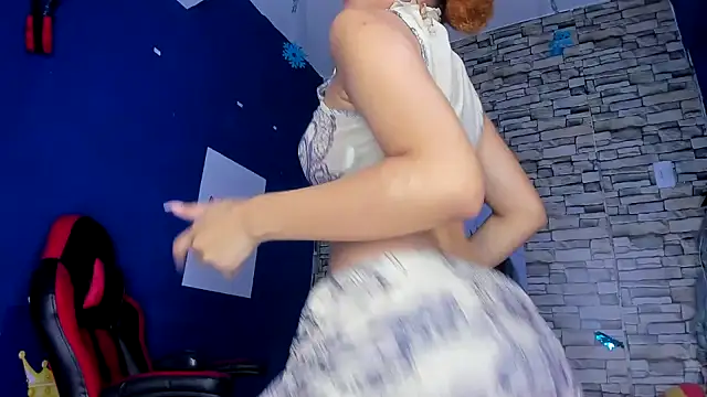 Snapshot of sofiacastillo01 chatting on 01.30.25 sofiacastillo01 online show from 01.30.25