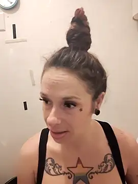 Snapshot of vvictoria_xxx chatting on 09.22.25 vvictoria xxx online show from 09.22.25