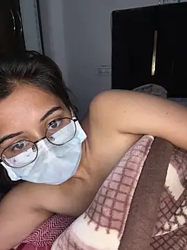 Snapshot of HotIndianCouple__8 chatting on 01.04.25 HotIndianCouple 8 online show from 01.04.25