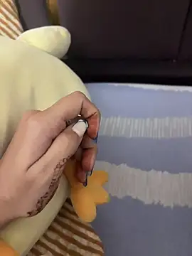 Snapshot of HotIndianCouple__8 chatting on 10.23.25 HotIndianCouple 8 online show from 10.23.25