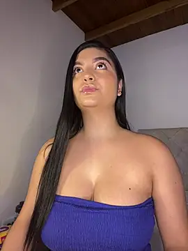 Snapshot of DashaStar chatting on 01.24.25 DashaStar online show from 01.24.25