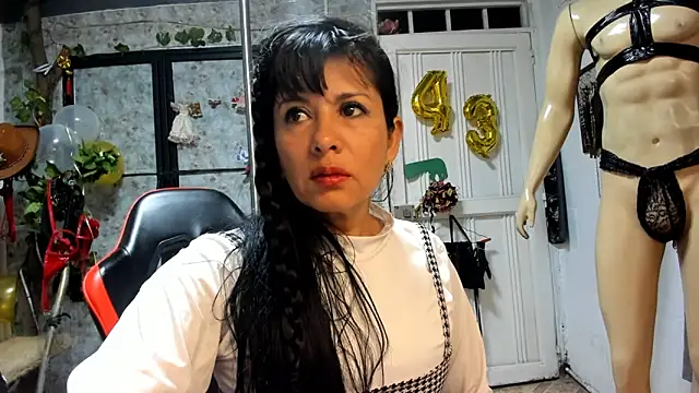 Snapshot of Erlinda-engel chatting on 03.15.25 Erlinda-engel online show from 03.15.25
