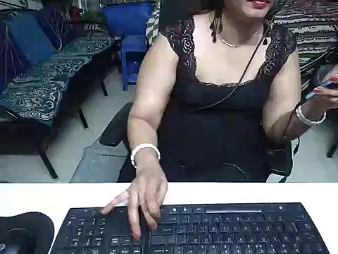 Snapshot of Arushisingh8888 chatting on 03.08.25 Arushisingh8888 online show from 03.08.25